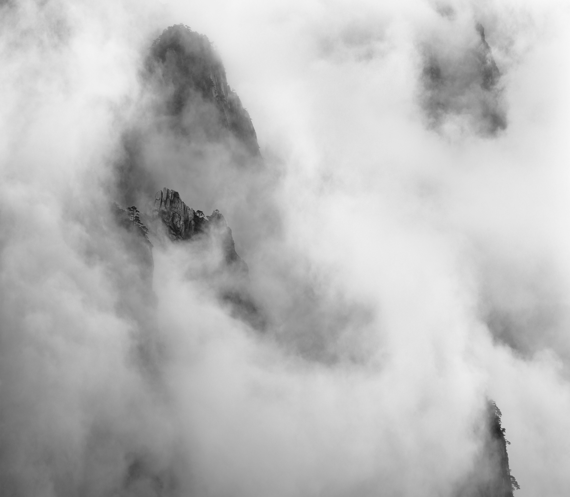Jon Wyatt Photography - Huangshan mountains in mist, Anhui Province, China